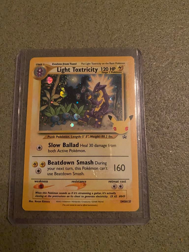 Light Toxtricity Pokémon Kaart, Ophalen of Verzenden, Nieuw, Losse kaart, Foil