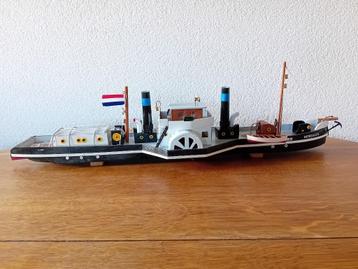 Rijn rader sleepboot beschikbaar voor biedingen