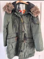 Khujo winterjas L izgs, Ophalen, Zo goed als nieuw, Maat 38/40 (M), Zwart