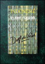 INDONESIE in een RUGZAK - Dolf de Vries - In Indonesie in ee, Boeken, Reisgidsen, Zo goed als nieuw, Verzenden, Reisgids of -boek