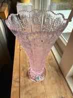 Handgeslepen roze kristallen vaas–Tsjechië / Boheems kristal, Ophalen of Verzenden