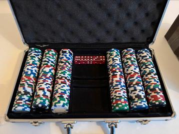 Pokerchips in koffer beschikbaar voor biedingen