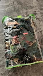 Tas met soldaten en voertuigen, Ophalen