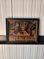 Antiek religieus wandbord – “God ziet mij", Minder dan 50 cm, Gebruikt, Ophalen of Verzenden, Schilderij