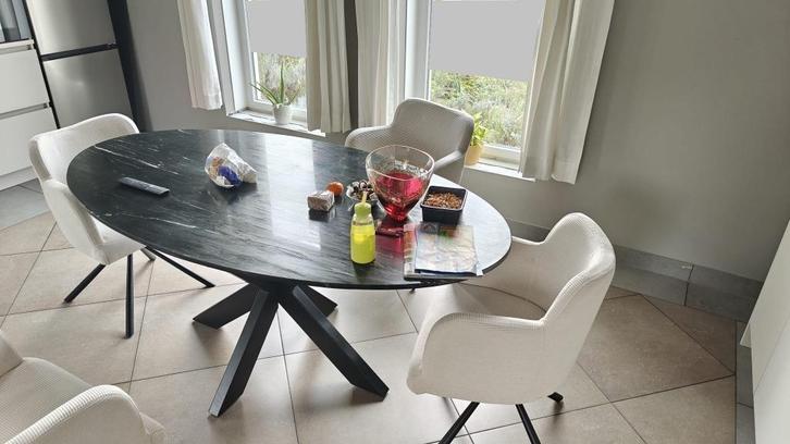 Ovale tafel met kwartsiet -natuursteen-  blad, Huis en Inrichting, Tafels | Eettafels, Nieuw, 100 tot 150 cm, 150 tot 200 cm, Vier personen