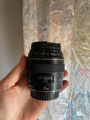 Canon EF 85mm F1.8 USM lens + UV filter (ALS NIEUW) beschikbaar voor biedingen