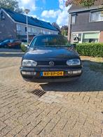 Volkswagen Golf 1.8 Cabriolet 55KW E2 1997 Zwart, Auto's, Voorwielaandrijving, 74 pk, 4 cilinders, Cabriolet