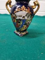 Vaasje met blauwe deksel aziatische afbeelding, Huis en Inrichting, Woonaccessoires | Vazen, Ophalen of Verzenden, 'T Olde Gre-j