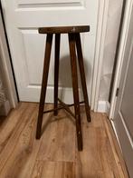 Houten vintage bar stoel kruk plantentafel bijzettafel, Gebruikt, 60 tot 90 cm, Ophalen of Verzenden, 1 kruk