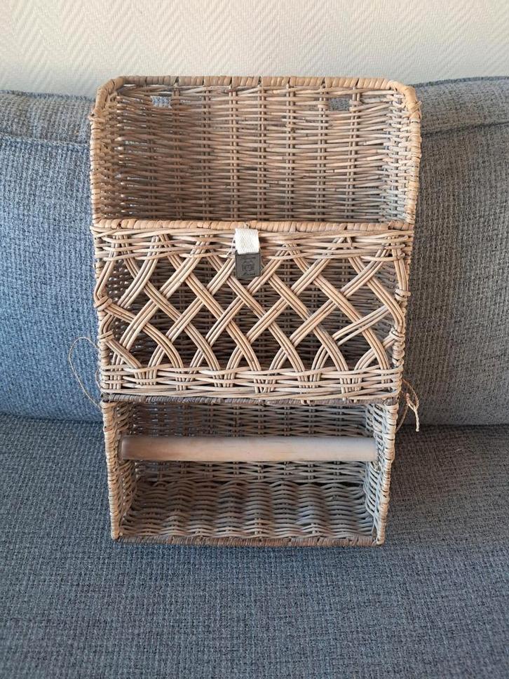 Riviera Maison Keukenrolhouder Wand Rotan, Huis en Inrichting, Keuken | Keukenbenodigdheden, Gebruikt, Ophalen of Verzenden