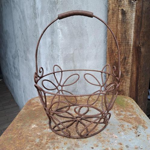 Brocante metalen mand mandje met hengsel roest *Etage3*, Huis en Inrichting, Woonaccessoires | Overige, Gebruikt, Ophalen of Verzenden