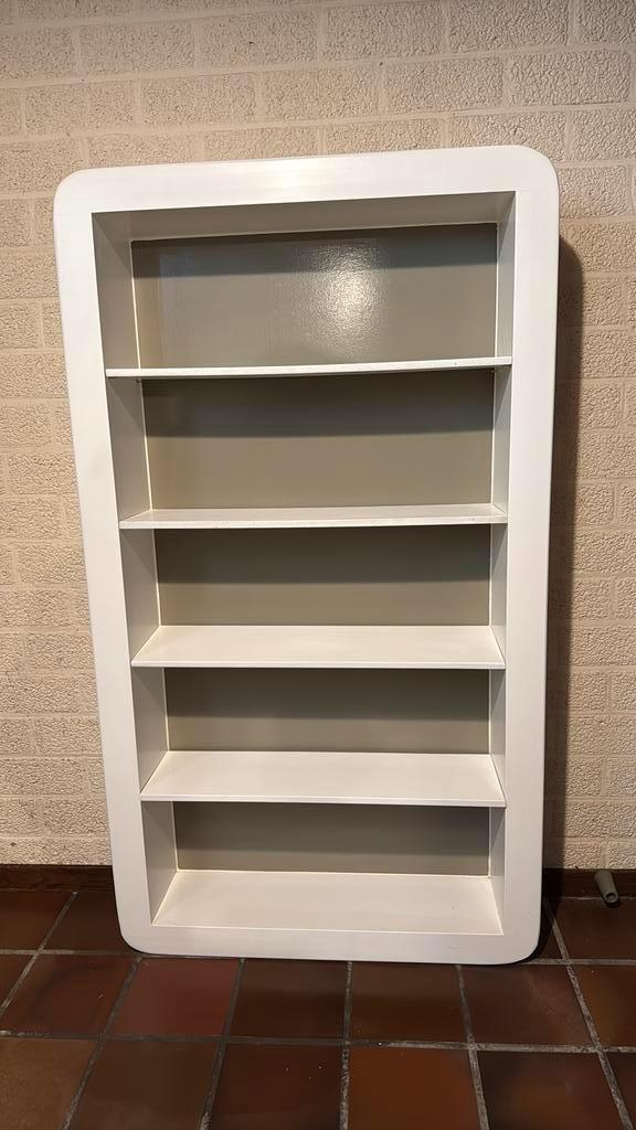 Kast wit met taupe, Huis en Inrichting, Kasten | Overige, Zo goed als nieuw, Ophalen