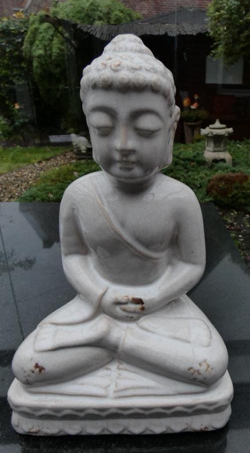 BOEDDHA IN MEDITATIE Prachtig Blanc porselein beeld Kwan Yin, Huis en Inrichting, Woonaccessoires | Boeddhabeelden, Zo goed als nieuw
