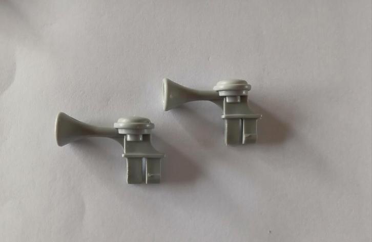 Twee grijze luchthoorns toeters, Kinderen en Baby's, Speelgoed | Playmobil, Zo goed als nieuw, Los playmobil, Ophalen of Verzenden