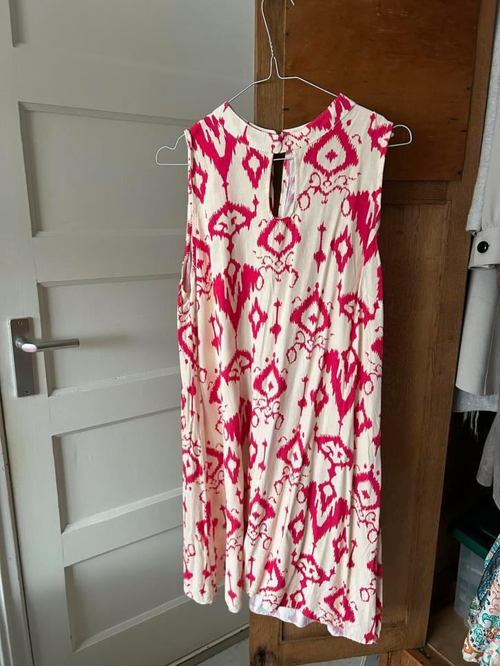 Leuke zomerjurk met print, Kleding | Dames, Jurken, Zo goed als nieuw, Maat 38/40 (M), Rood, Knielengte, Ophalen of Verzenden