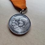 Beatrix Claus Huwelijk 1966 zilveren medaille, Ophalen of Verzenden, Overige materialen
