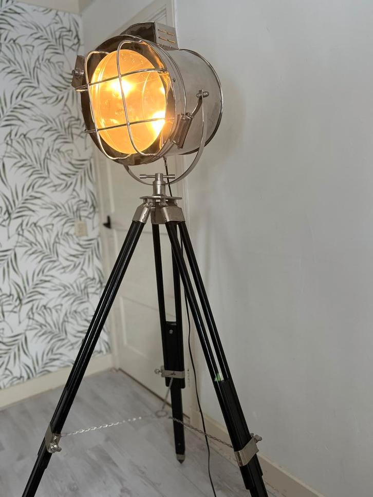 Stoere industriële staande studiolamp (Kare Design), Huis en Inrichting, Lampen | Vloerlampen, Gebruikt, 150 tot 200 cm, Hout