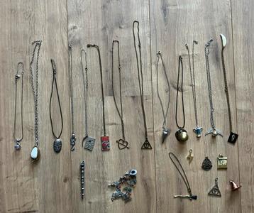 Kettingen, armband en hangers Harry Potter beschikbaar voor biedingen