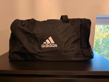 Nieuwe Adidas Sporttas beschikbaar voor biedingen