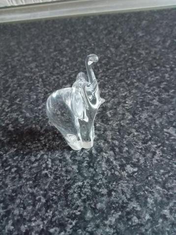 prachtig kristallen beeldje olifant beschikbaar voor biedingen
