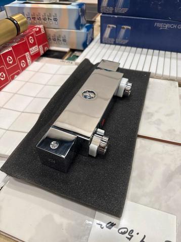 Hot Bath Douchemengkraan - Thermostatisch beschikbaar voor biedingen