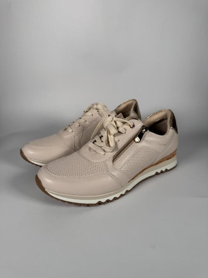 Marco Tozzi Wedge Sneakers – EU 40 – Cream/Gold, Kleding | Dames, Schoenen, Zo goed als nieuw, Sneakers of Gympen, Beige, Ophalen of Verzenden