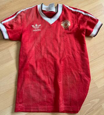 Vintage/oud voetbalshirt Manchester United FC season 1982/83 beschikbaar voor biedingen