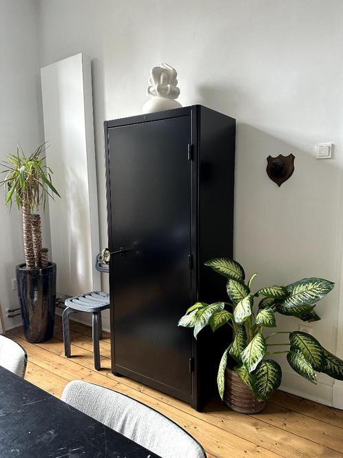 Studio Job Cabinet, Huis en Inrichting, Kasten | Buffetkasten, Zo goed als nieuw, 150 tot 200 cm, 50 tot 100 cm, 25 tot 50 cm