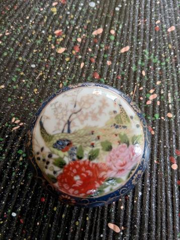 Vintage rond porseleinen snuisterijen / ringenpotje  beschikbaar voor biedingen
