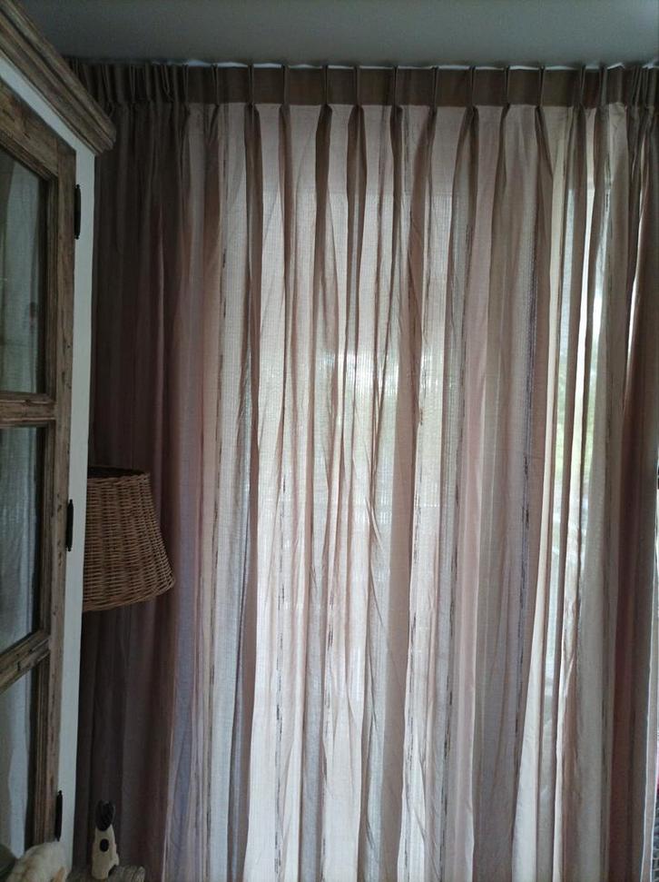 Mooie, z.g.a.n inbetween gordijnen, Huis en Inrichting, Stoffering | Gordijnen en Lamellen, Zo goed als nieuw, 200 cm of meer