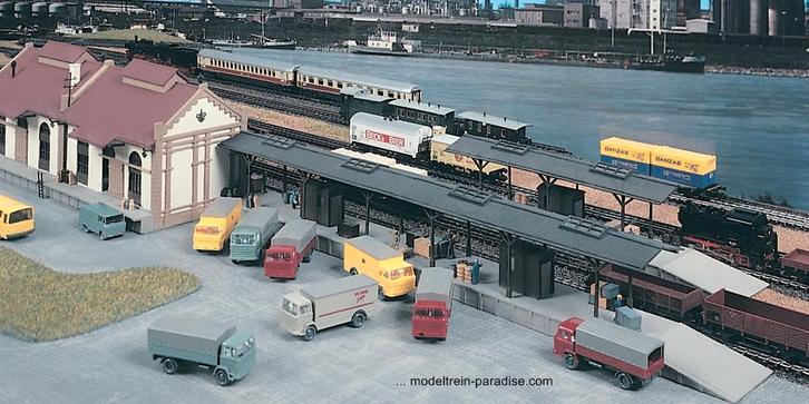 Vollmer H0 5716 5-delig laadplatform - Nieuw in doos, Hobby en Vrije tijd, Modeltreinen | H0, Nieuw, Brug, Tunnel of Gebouw, Gelijkstroom of Wisselstroom