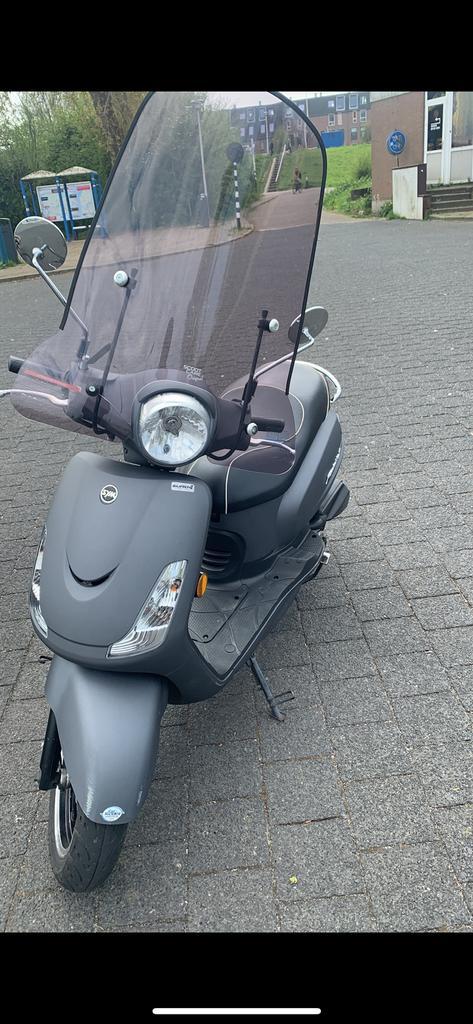 Sym fiddle 2 brom, Fietsen en Brommers, Scooters | SYM, Zo goed als nieuw, Fiddle, Benzine, Ophalen