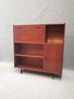 vintage wandmeubel hoog 112 cm diep 30 cm breed 109 cm, Antiek en Kunst, Antiek | Meubels | Kasten, Ophalen