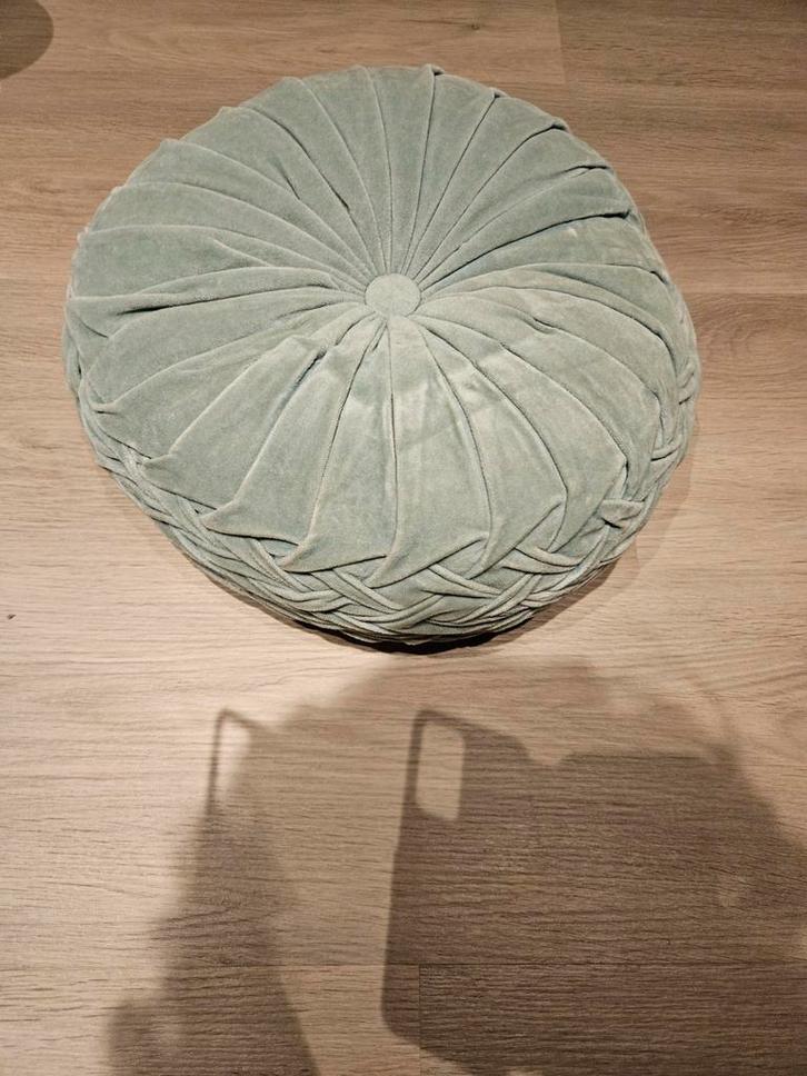 Mooi decoratie kussen - Zacht en Stijlvol!, Huis en Inrichting, Woonaccessoires | Kussens, Zo goed als nieuw, Groen, Rond, Ophalen of Verzenden