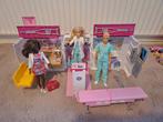 Barbie ambulance met 3 poppen, Kinderen en Baby's, Speelgoed | Speelgoedvoertuigen, Ophalen of Verzenden, Zo goed als nieuw