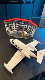 Playmobil vliegtuig en airport, Kinderen en Baby's, Speelgoed | Houten speelgoed, Ophalen of Verzenden, Zo goed als nieuw