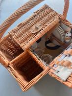 Luxe Picknickmand 4 personen | picnic basket for 4 people, Ophalen, Zo goed als nieuw