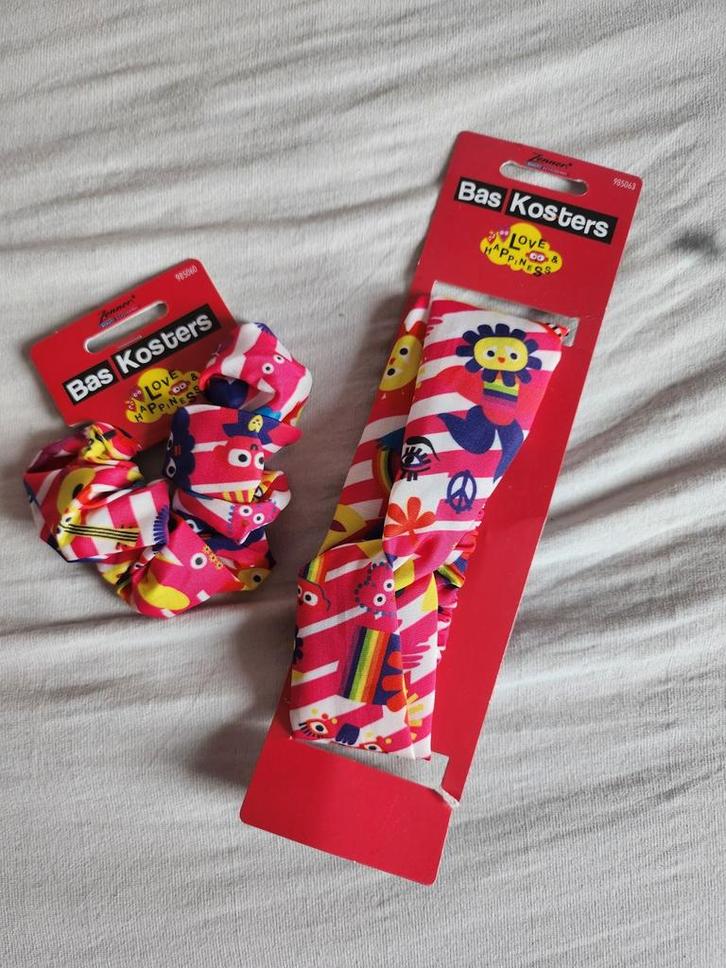 Fleurige Zenner Haarband + Stiek - NIEUW *, Hobby en Vrije tijd, Feestartikelen, Nieuw, Overige typen, Carnaval, Ophalen of Verzenden