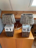 2 lampen met rieten kap, Huis en Inrichting, Lampen | Tafellampen, Ophalen of Verzenden, Zo goed als nieuw, Hout, Minder dan 50 cm