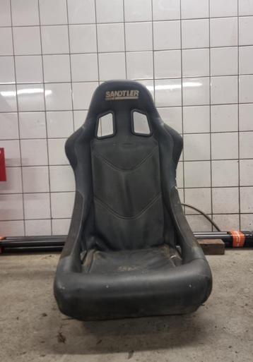 Kuipstoel auto beschikbaar voor biedingen