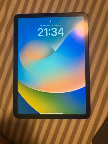 iPad Air 5th gen. 64GB + Pencil + keyboard case beschikbaar voor biedingen