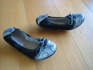 Zwart suede ballerinas LPB, LES PETITES BOMBES 36 Snazzeys beschikbaar voor biedingen