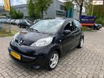 Peugeot 107 1.0-12V XR - 5 DEURS - ZWART - ZONDAG OPEN !, Voorwielaandrijving, Stof, Gebruikt, Zwart