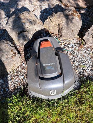Robotmaaier husqvarna 105 beschikbaar voor biedingen