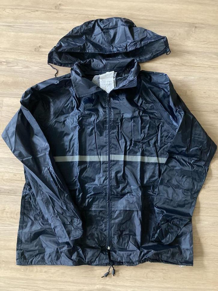 Nieuw donkerblauw regenjack/jas in hoes - Rainwear, Caravans en Kamperen, Regenkleding, Nieuw, Regenjas, Dames, Heren, Ophalen of Verzenden