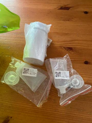 Lege tubes en containers beschikbaar voor biedingen