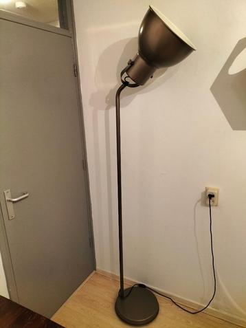 Staande lamp van IKEA, gebruikt en in goede staat