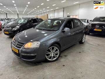 Volkswagen Jetta 1.6 Trendline / RIJDT SCHAKELT GOED / NETTE beschikbaar voor biedingen