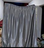 Twee gordijnen zilver kleur, Ophalen of Verzenden, Zo goed als nieuw, 200 cm of meer