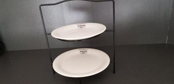 Pickwick etagere Tea Blends met twee borden beschikbaar voor biedingen